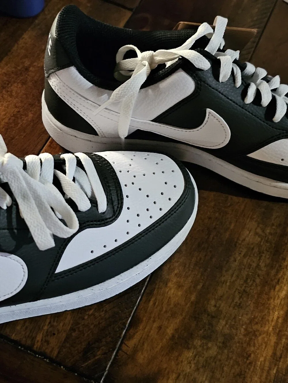 Brand New  Size 9 Nike Black and White Low-Top Sneakers